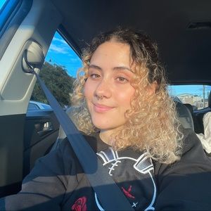 Meet your Posher, Alexandra